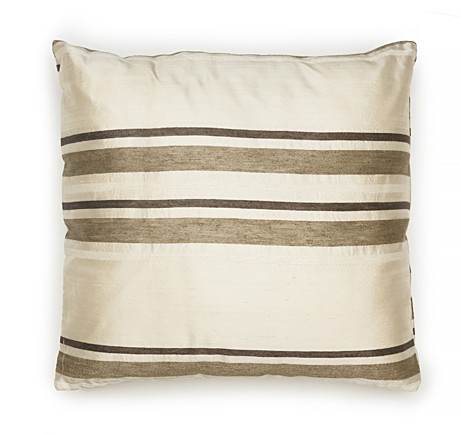 D56	PILLOW	Подушка декоративная 45/45 95% шелк 5% хлопок, наполнитель конфорель